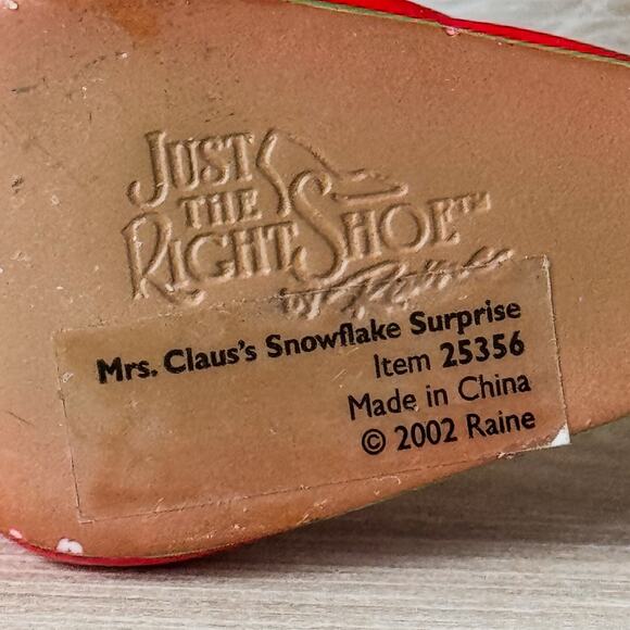2002, Just The Right Shoe, Mrs. Claus’s Snowflake Surprise, Holiday, #25356 - Picture 5 of 8
